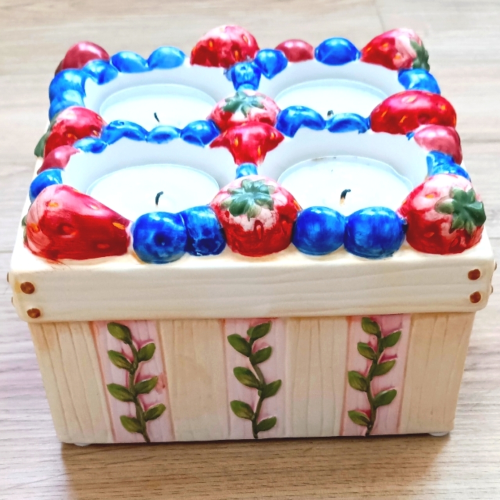 Yankee Candle strawberry & blueberry tea light basket holder